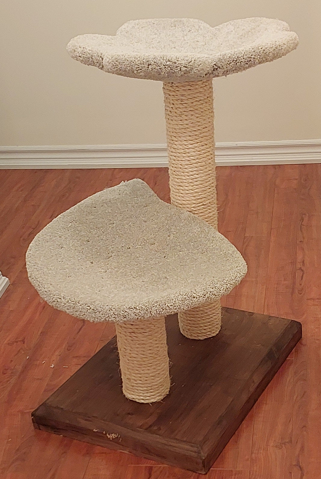 Two-tier Classic tree with large platforms