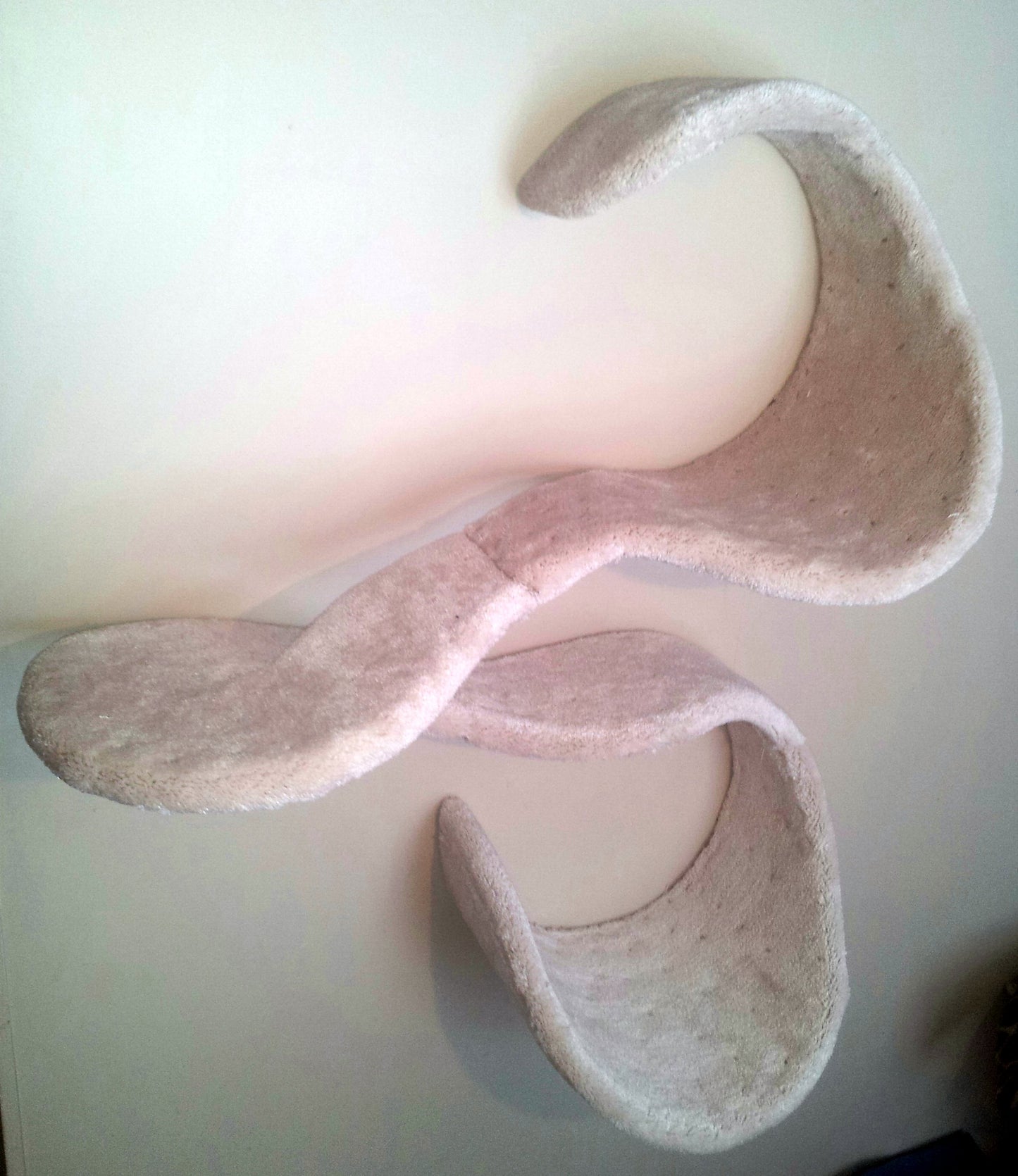 The Double Wave wall shelf